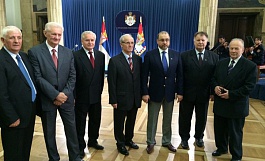 Президент Сербии удостоен ордена "За рыцарство" от международного сообщества офицеров запаса